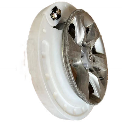 La ruota del camion del passeggero esegue le inserzioni piane per il sistema 335/80R20 225/75R16C delle gomme